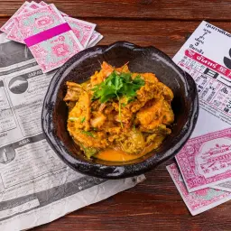 Thai Yellow Curry Stir-Fry (Pad Pong Garee) Seafood (Prawn, Squid, Crabs & Calamari)